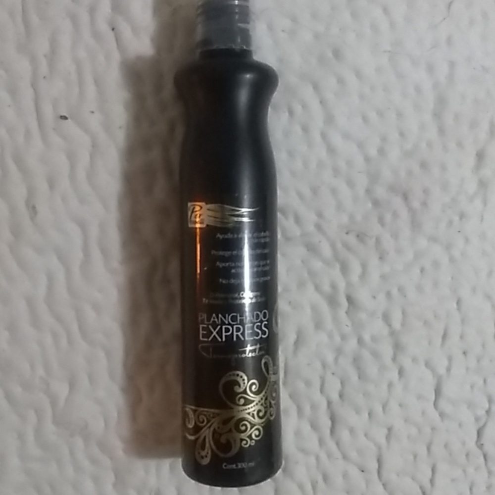 Thermo heat protector for hair.
